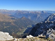 65 Un'occhiata anche sulla sottostante Val Canale